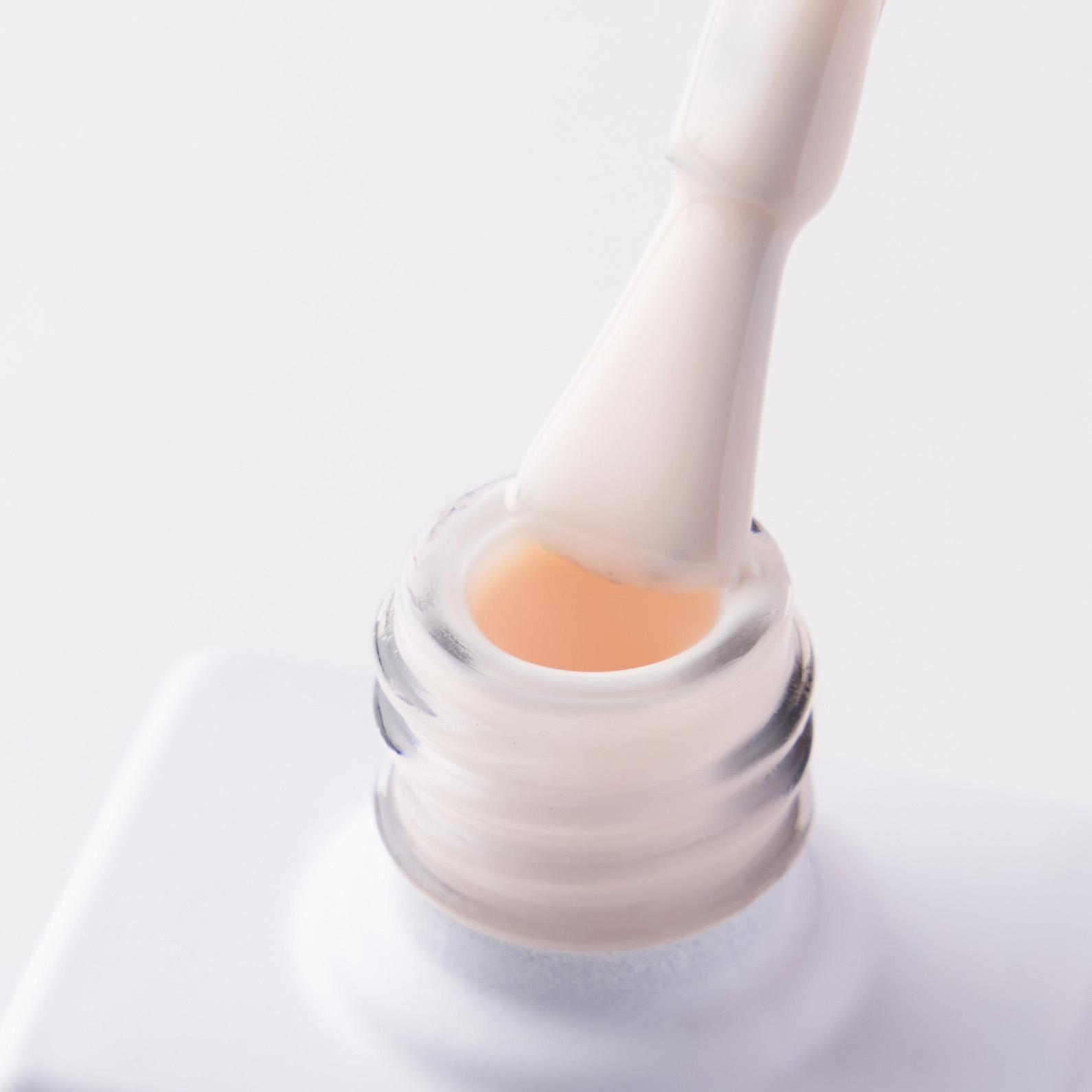 Inveray hybrid gél lakk vanillia, bézs No.226 ICY GLOW - Image 2